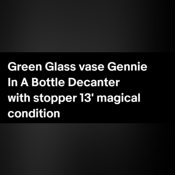 Green Glass vase Gennie in a bottle... vintage style excellent condition - Picture 12 of 13